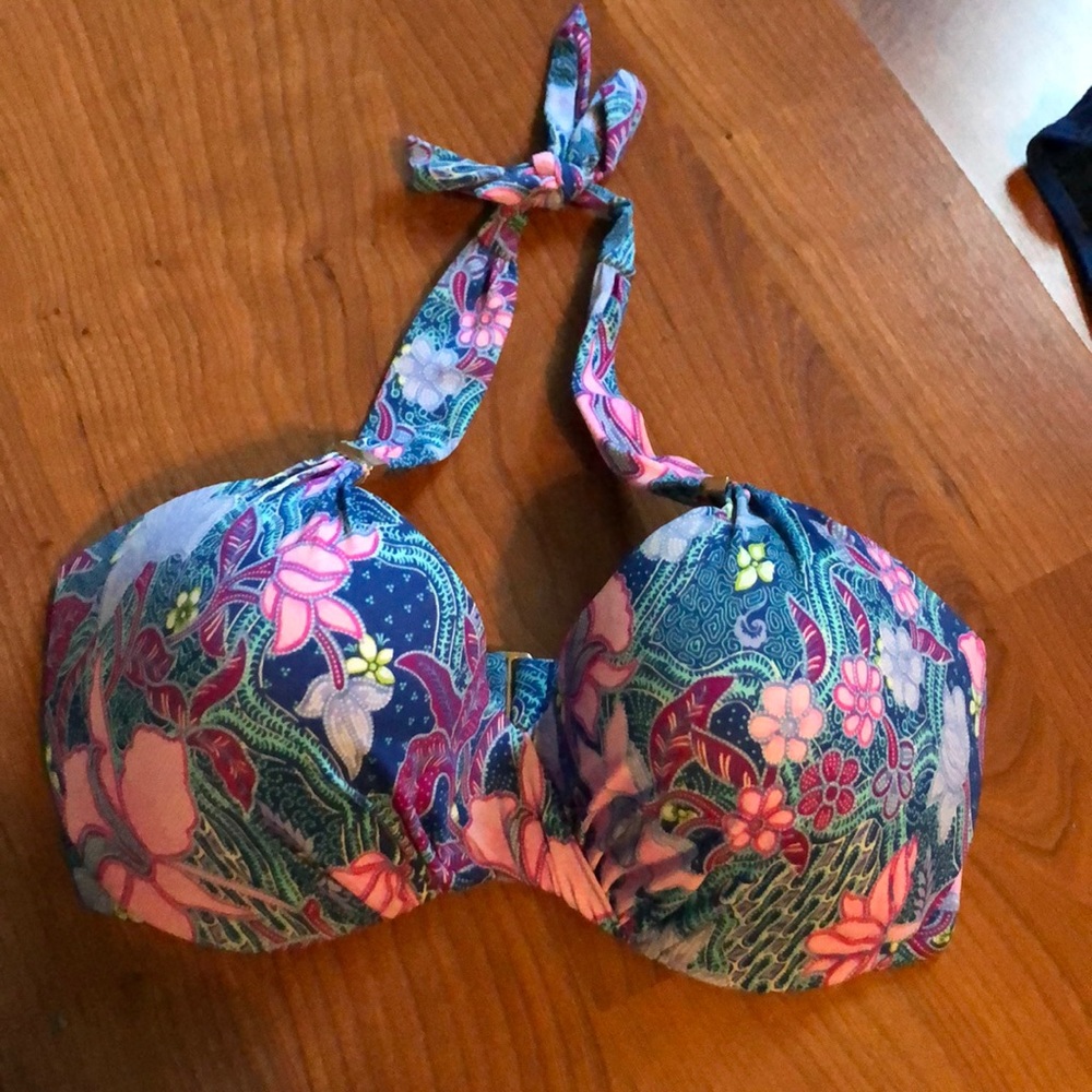 Bathing suit top